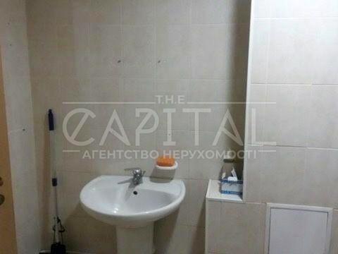 комерційна за адресою Золотоустівська вул., 47-49