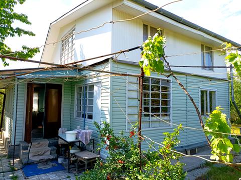 будинок за адресою Жовтнева