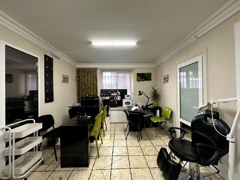 комерційна за адресою Канатна вул., 60