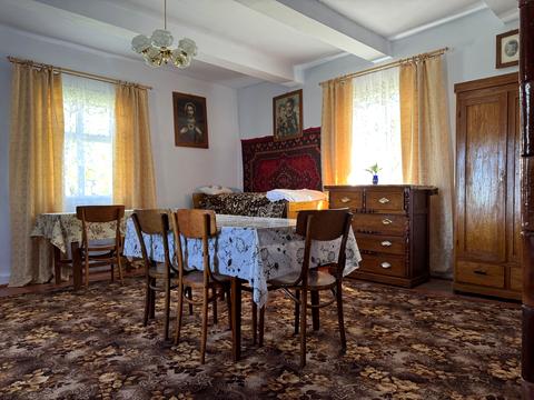будинок за адресою с. Грабова, Шкільна