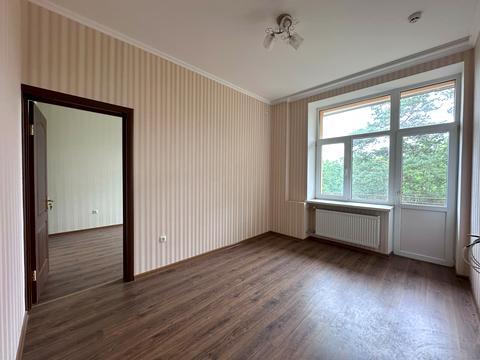 комерційна за адресою Курортна, 10В