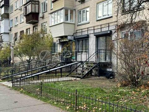 коммерческая по адресу вул. Вінстона Черчилля, 25