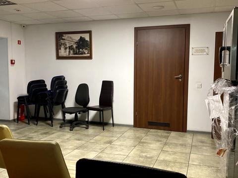 комерційна за адресою Незалежності вул., 18а