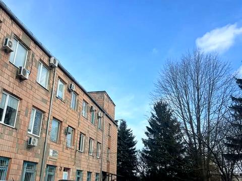 комерційна за адресою Київська вул., 98г