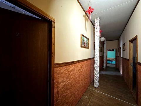 комерційна за адресою Миру, 1