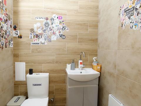 комерційна за адресою Новгородська, 49а