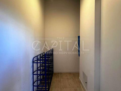 комерційна за адресою Лаврська вул. (Січневого Повстання), 16