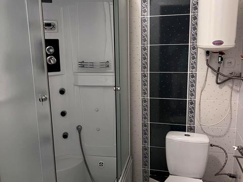 комерційна за адресою Соборності просп., 42