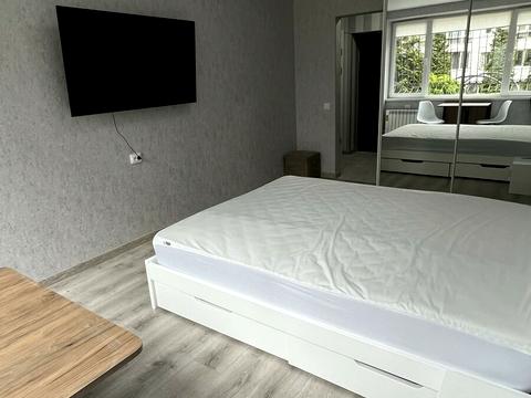 квартира за адресою Джерельна вул., 12