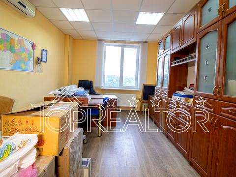 комерційна за адресою Отакара Яроша вул., 16а