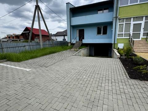 будинок за адресою Степана Бандери вул., 1