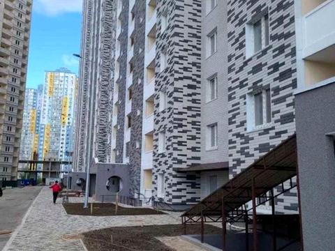 комерційна за адресою Ревуцького вул., 54-А