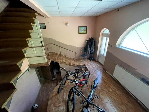 комерційна за адресою Баранинці, 1