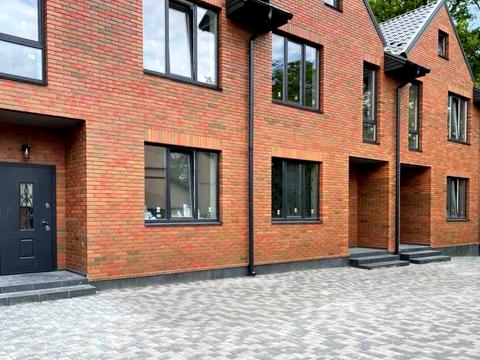 будинок за адресою Миколи Руденка вул. (Руденка)