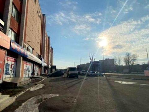 комерційна за адресою Братиславська вул., 52