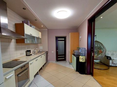 квартира за адресою Анни Ахматової вул., 31