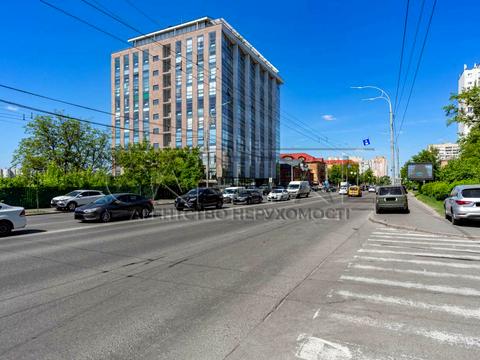 комерційна за адресою Валерія Лобановського просп. (Червонозоряний), 56