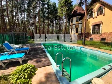 будинок за адресою Набережна вул.