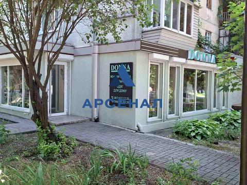 комерційна за адресою Михайла Гончаренка вул., 27