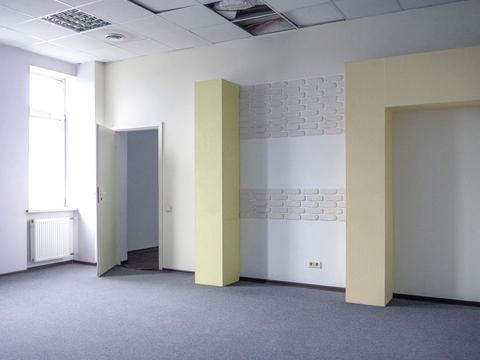 коммерческая по адресу Героїв Космосу ул., 4