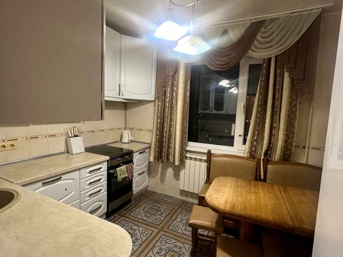 квартира за адресою Академіка Глушкова просп., 41