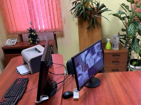 комерційна за адресою Михайлівська пл., 1