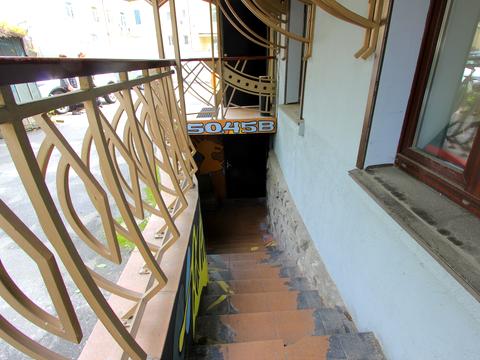 комерційна за адресою Кудрявська вул., 8-А