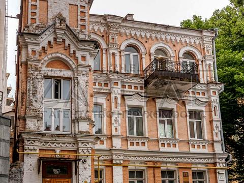 комерційна за адресою Лютеранська вул., 12