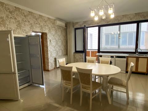 квартира за адресою Кропивницького вул., 10