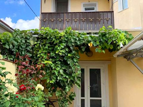 будинок за адресою Толбухіна, 94В