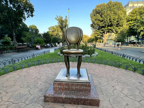 коммерческая по адресу Бунина ул. (Буніна), 38