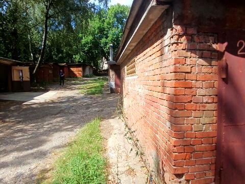 паркомісце за адресою Тернопільська вул., 12/1