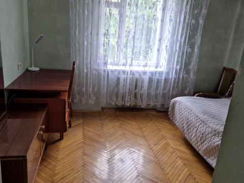квартира за адресою Гната Хоткевича вул., 16а