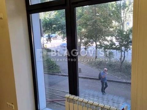 комерційна за адресою Миколи Міхновського бульв. (Дружби Народів), 32