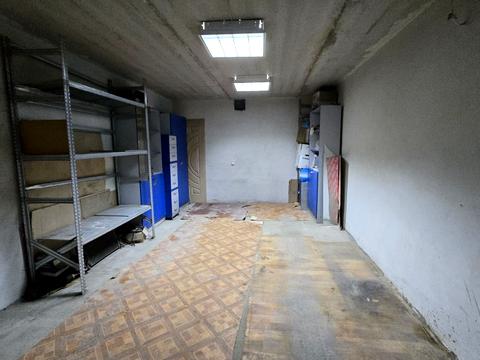 паркомісце за адресою Богдана-Ігора Антонича вул., 17