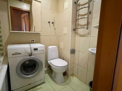 квартира по адресу Гвардейцев-Широнинцев ул., 21а
