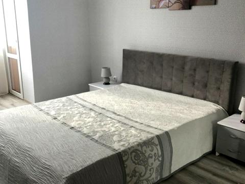 квартира за адресою Анни Ахматової вул., 48