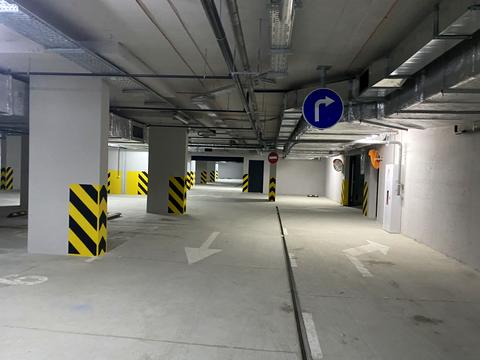 комерційна за адресою Микільсько-Слобідська вул., 10