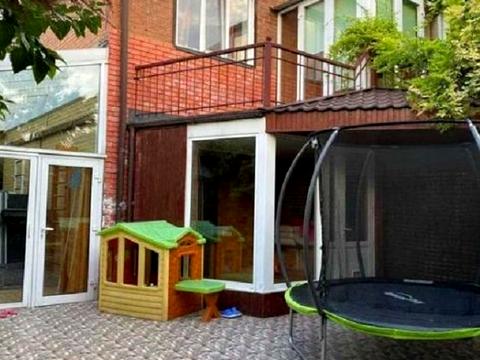 будинок за адресою лінія 10, 18