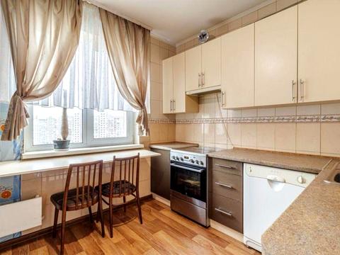 квартира за адресою Анни Ахматової вул., 16-В