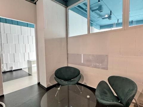 комерційна за адресою В'ячеслава Липинського вул. (), 28