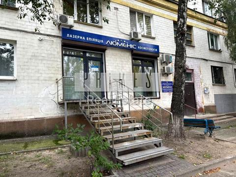 комерційна за адресою Миколи Міхновського бульв. (Дружби Народів), 32