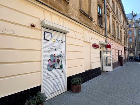 комерційна за адресою Володимира Шухевича вул., 7