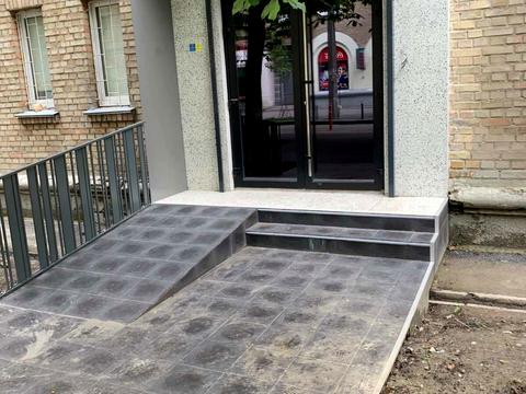 комерційна за адресою Цитадельна вул., 7