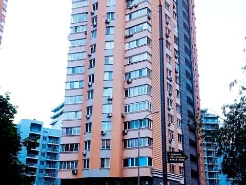 квартира за адресою Раїси Окіпної вул., 10