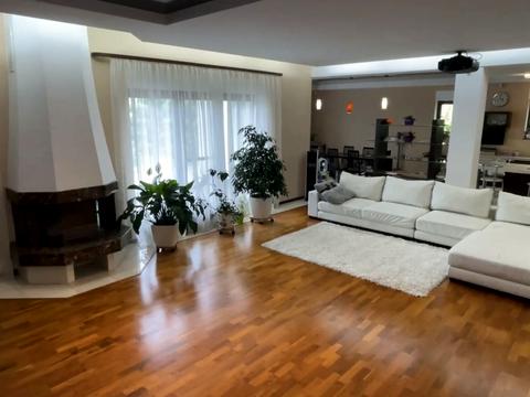 будинок за адресою Нова