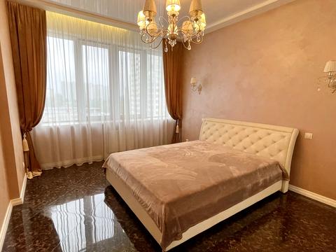 квартира за адресою Дніпровська набережна вул., 14-Б