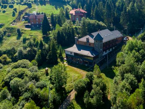 коммерческая по адресу Устияновича вул., 1