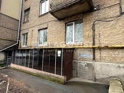 комерційна за адресою Князів Острозьких вул. (Московська), 39