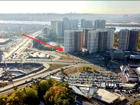 комерційна за адресою Дніпровська набережна вул., 20-А